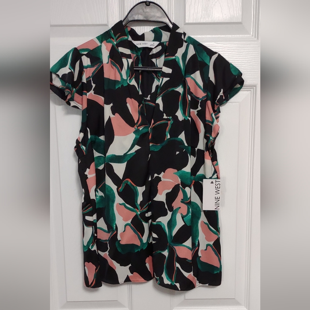 Brand New!*Floral Poly Top(M)
